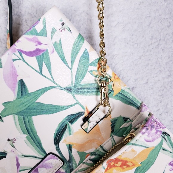 INC Averry Floral Crossbody Wallet on Chain Plia Garden White Purse One Size - Picture 6 of 11